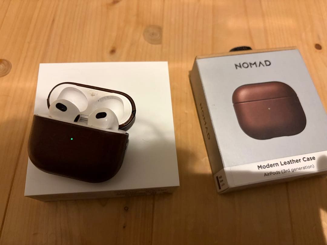 Apple AirPods3＋MOMADレザーケース付き