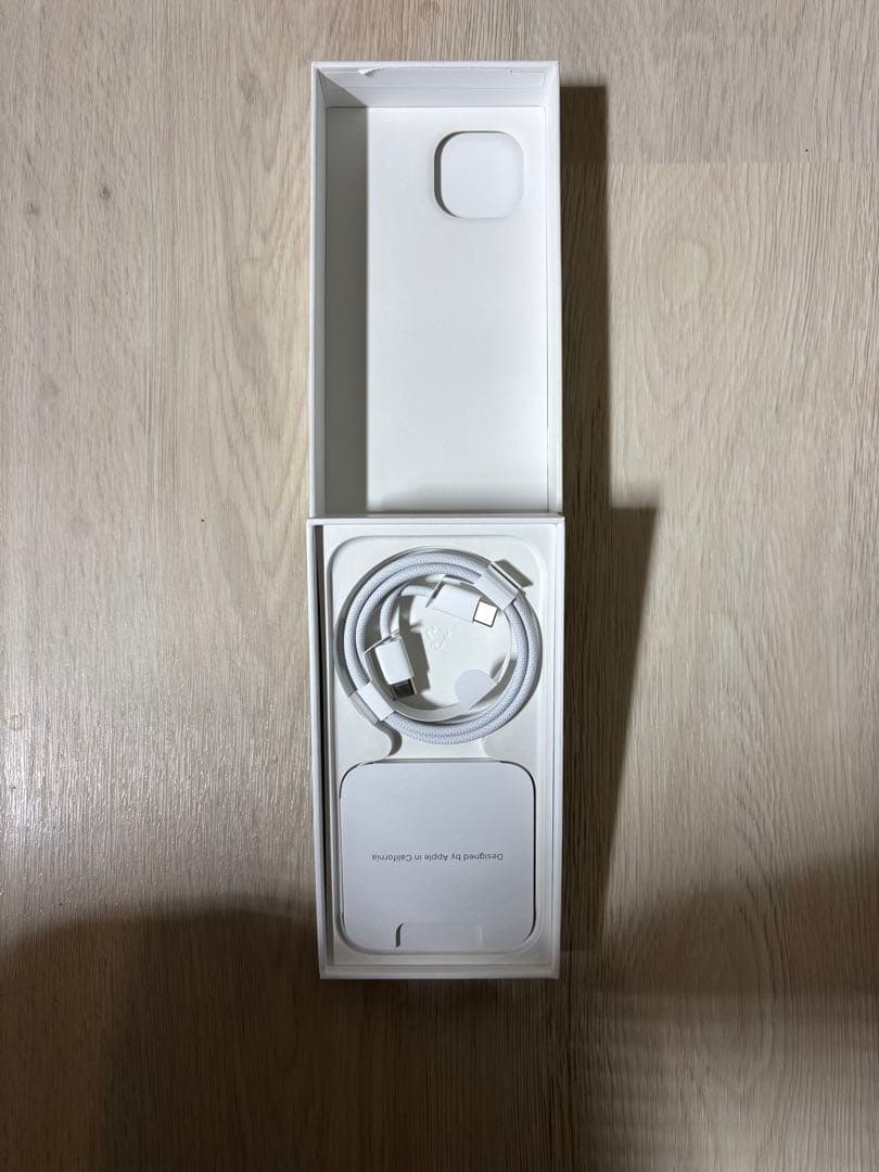 Apple iPhone 15 ブラック 本体 + ケース2個