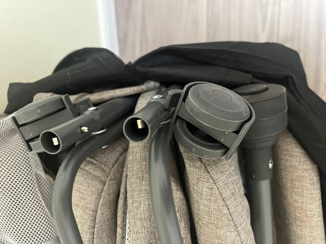 コンパクト折りたたみベビーベッド　美品