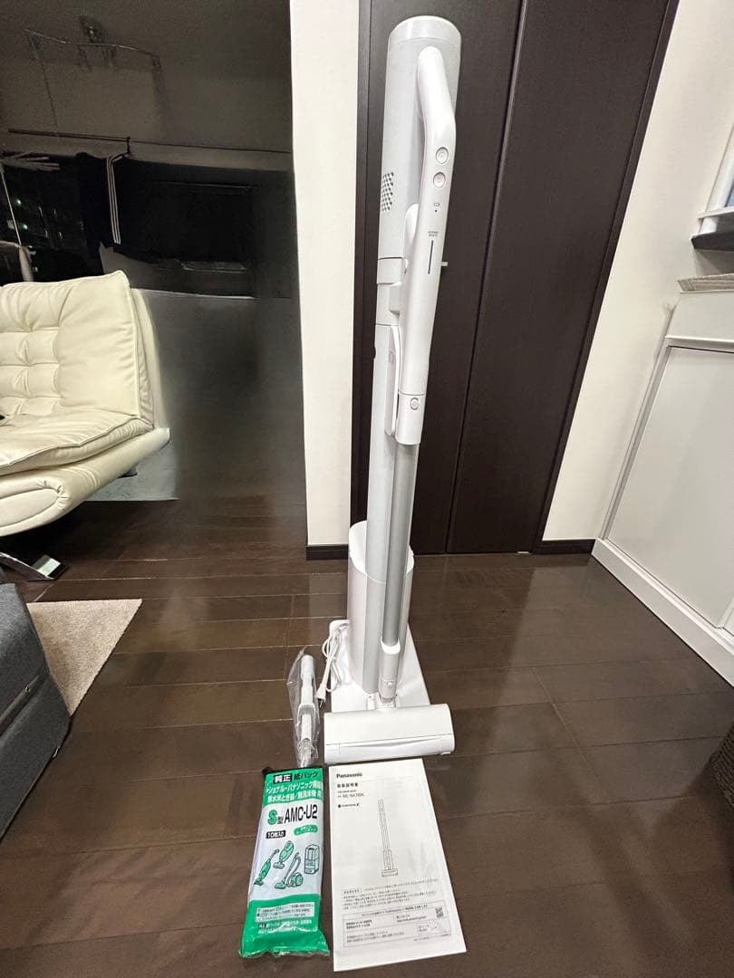K*m様 セール！掃除機　Panasonic スティッククリーナー MC-NX7