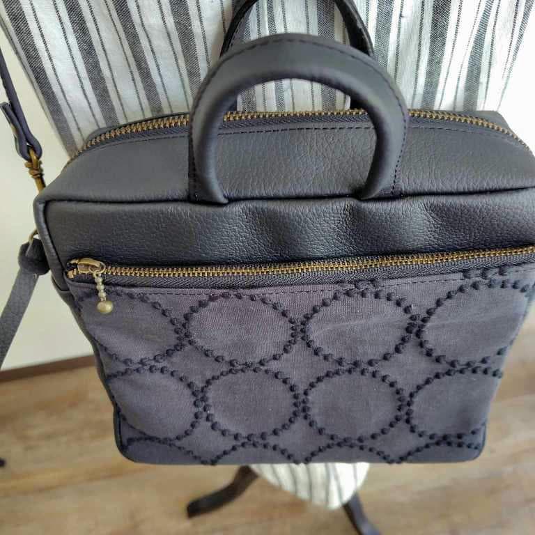 ミナペルホネン/タンバリンチャコール/スクエアーボストン/本革ブラック