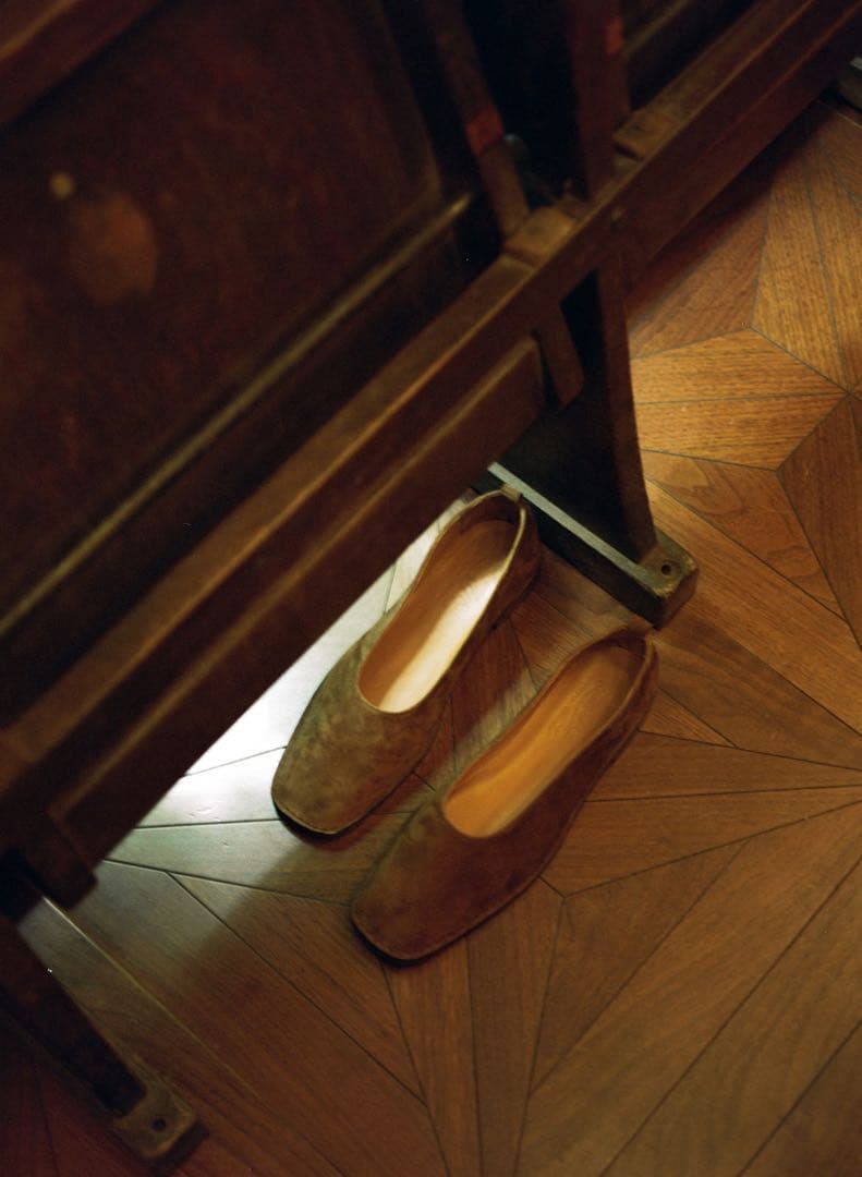 靴 TOUT Y EST / FLAT SABINE SUEDE / BROWN