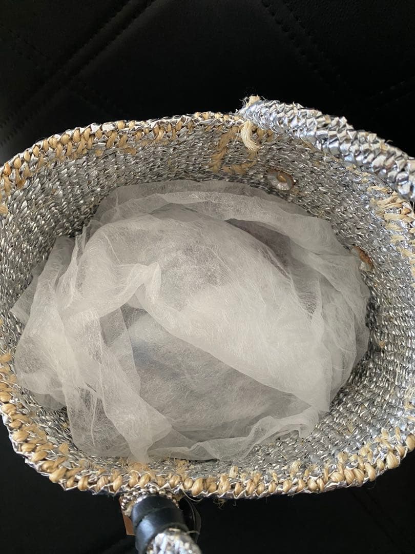 お値引き　meongblue シルバー バッグ タッセル付き