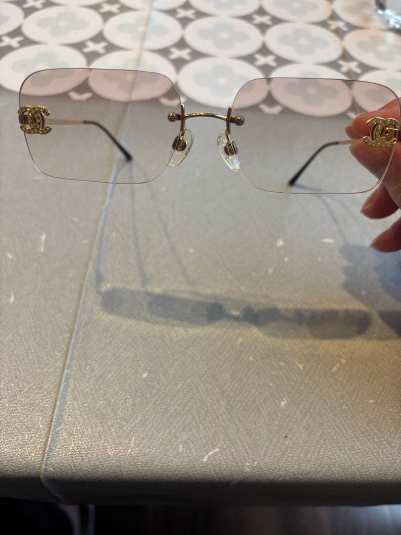 Chanel ゴールドフレーム スクエアサングラス