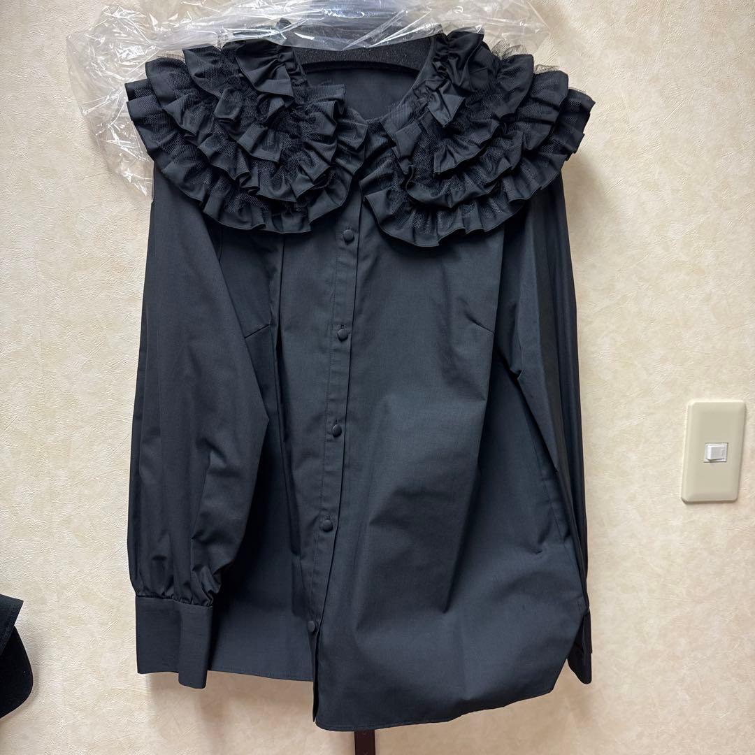 Trefle+1 フリル襟長袖シャツ　BK