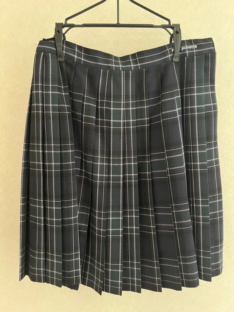 pom ponette ブレザーとチェックスカート