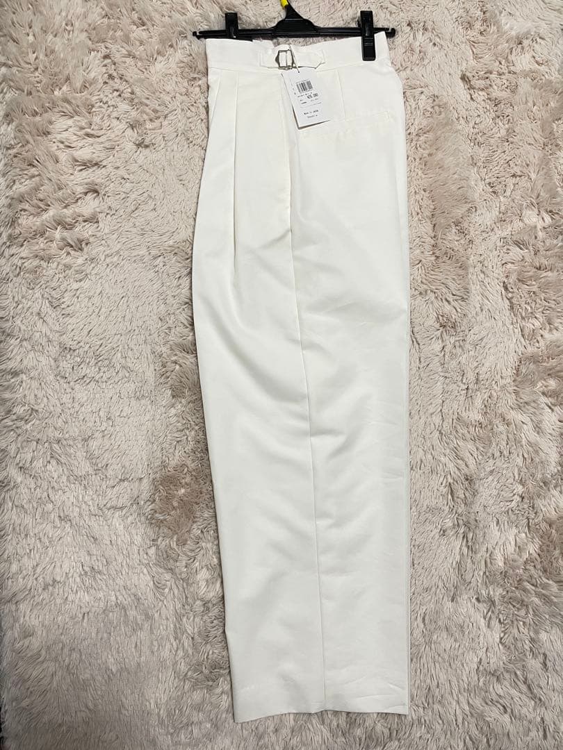 〈未使用〉gypsohilaジプソフィアスタイリッシュチノパンツホワイト36
