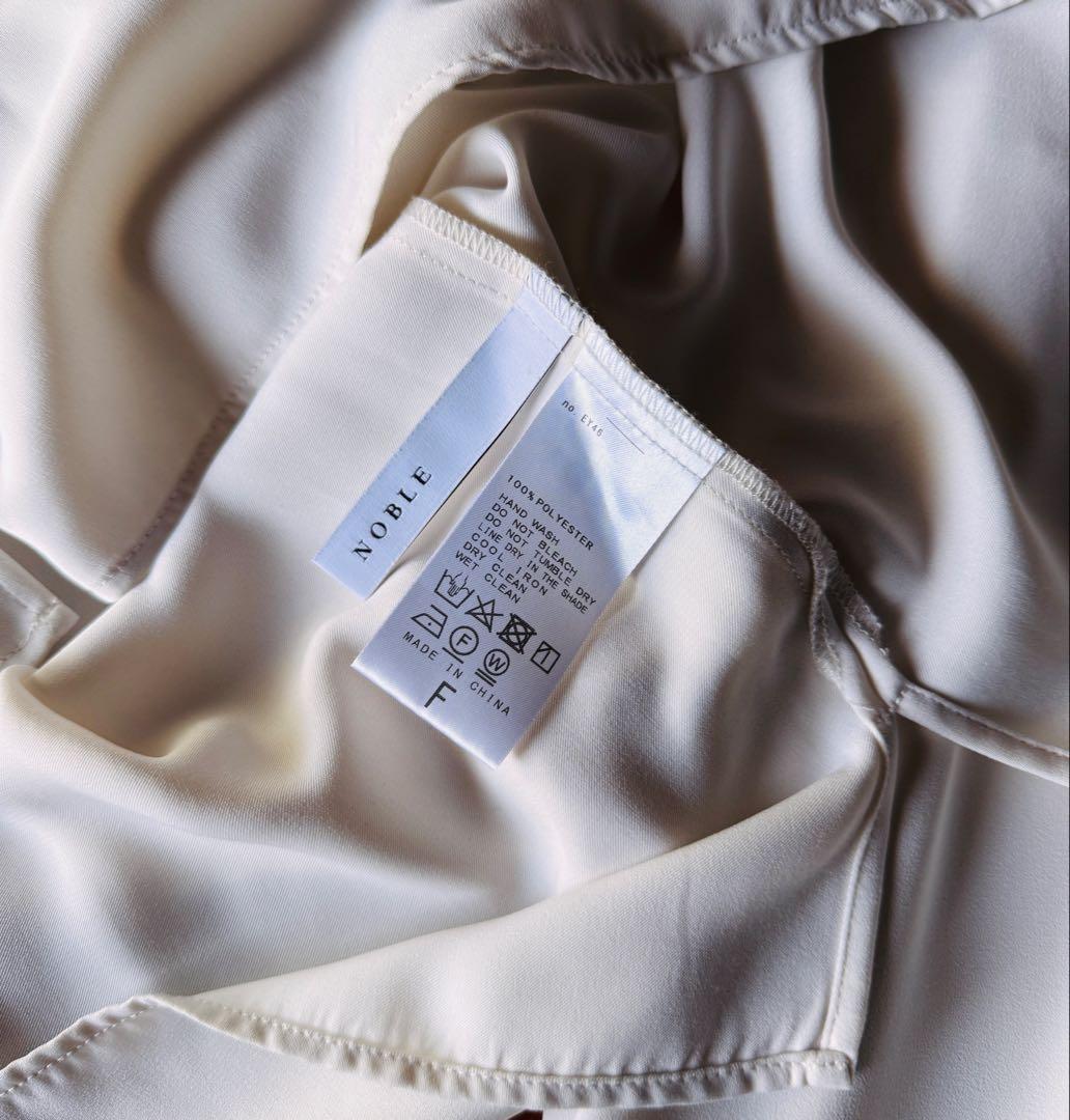 NOBLE ロイヤルサテンボウタイブラウス　アイボリー