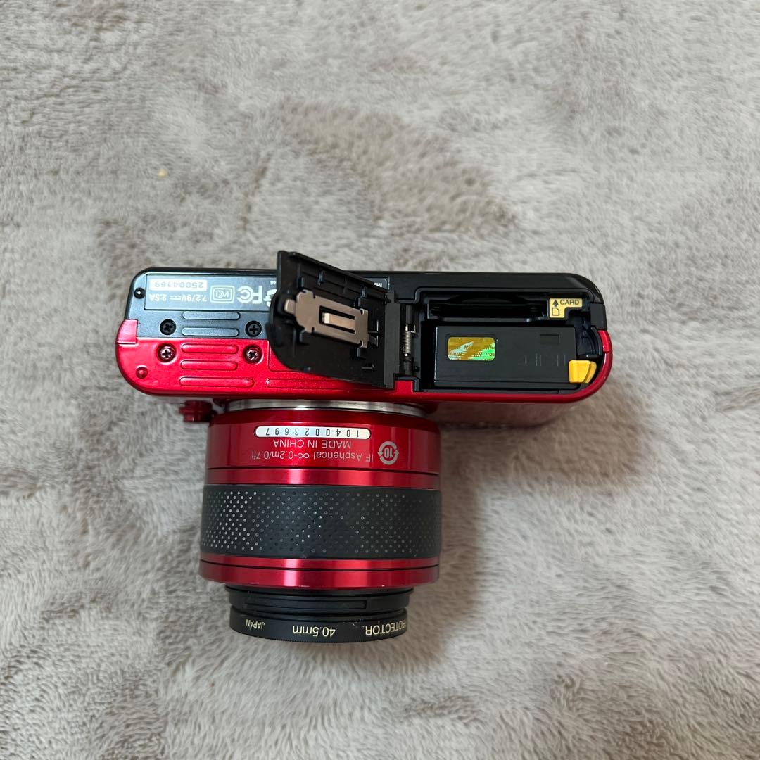 【美品】Nikon 1 J1 レッド 10-30mm レンズ付き