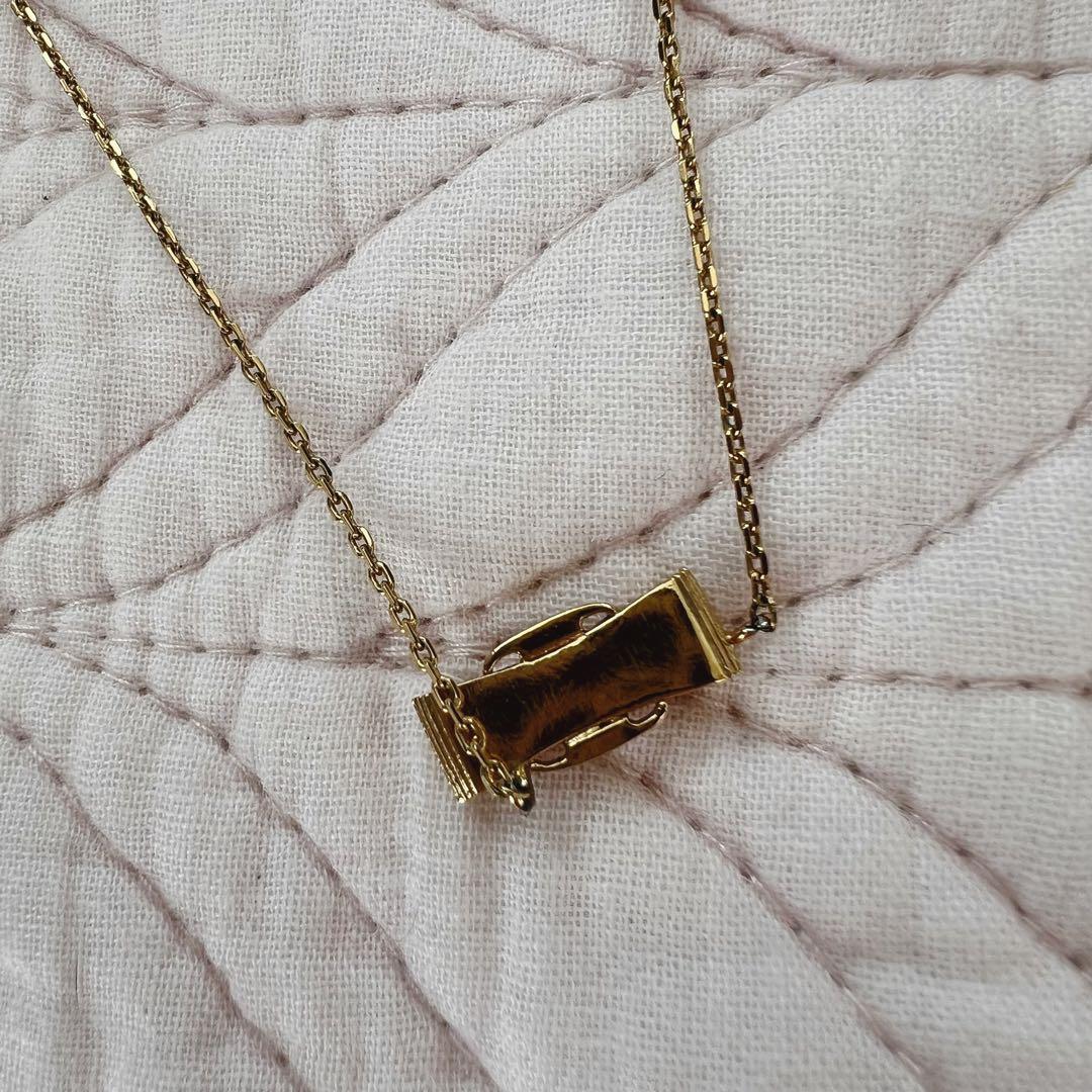 ミーナ　FERRAGAMO ゴールド リボンネックレス