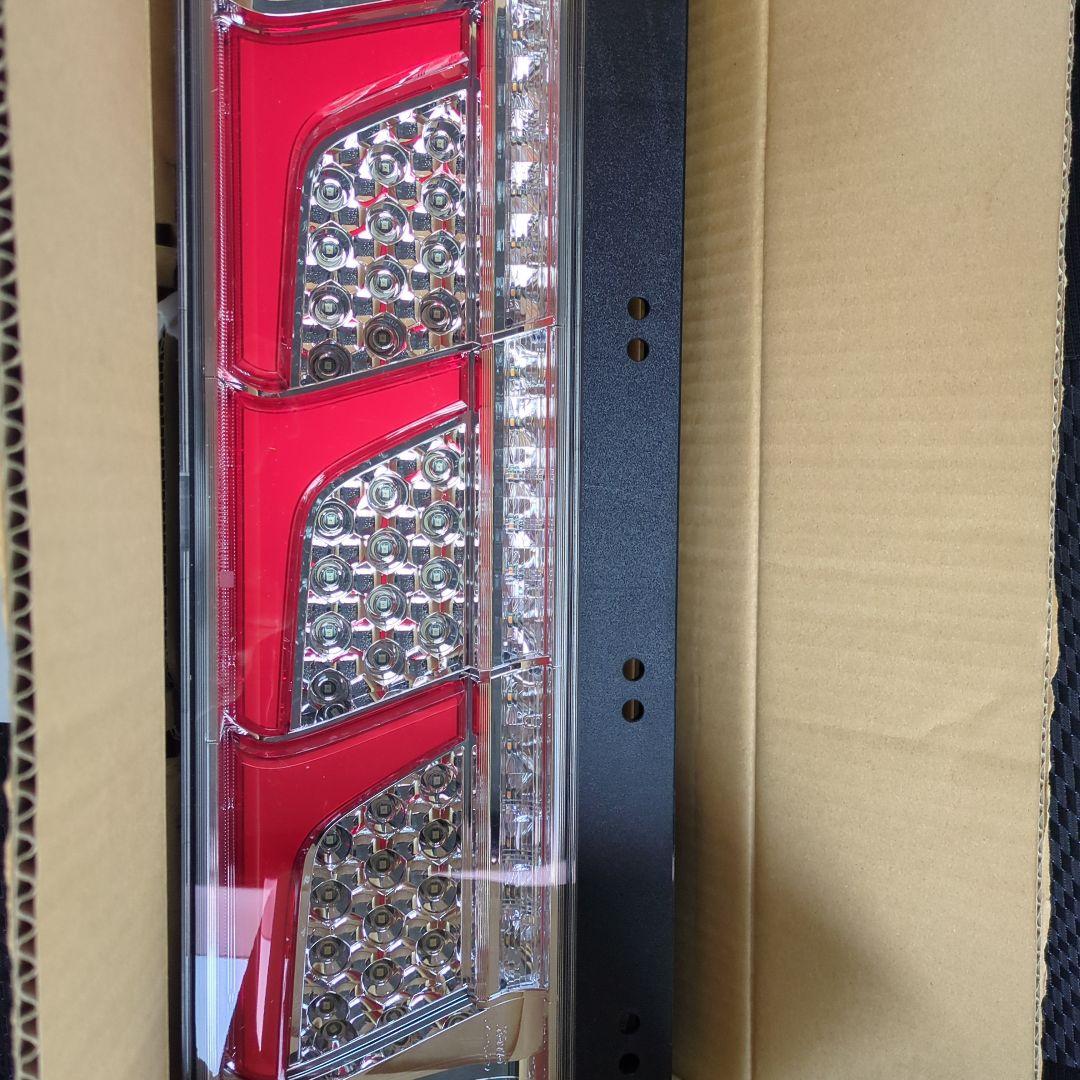 トラック用LEDリアコンビネーションランプ LEDRCL-24R　未使用品
