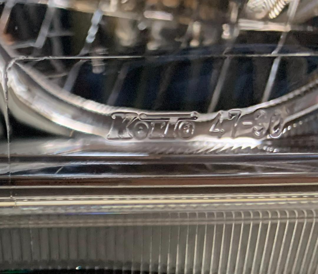 美しいオリジナルヘッドライト（左側）トヨタ プリウス ZVW30 ツーリング