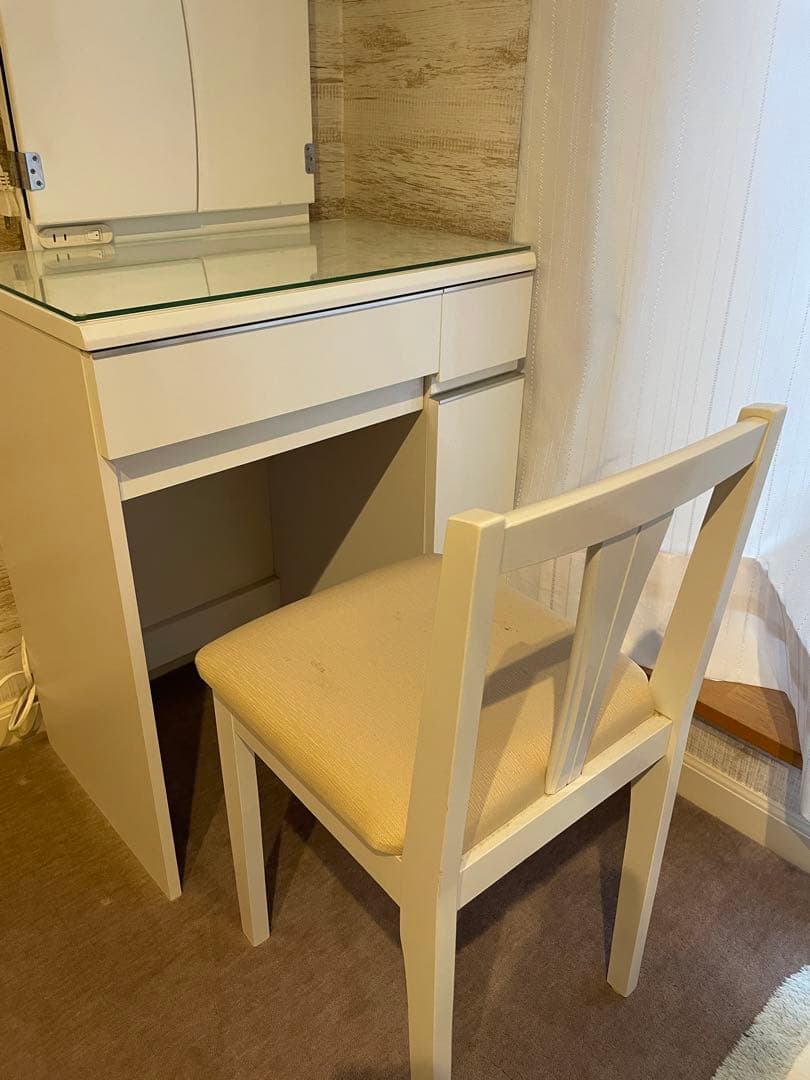 ホワイトドレッサー・三面鏡・LED付き♡ 【机のみ　※椅子は別で出品】