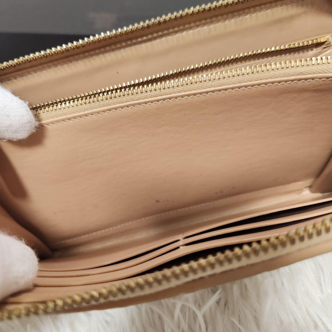 現代モデル ボッテガヴェネタ マキシイントレチャート ジップアラウンド　長財布