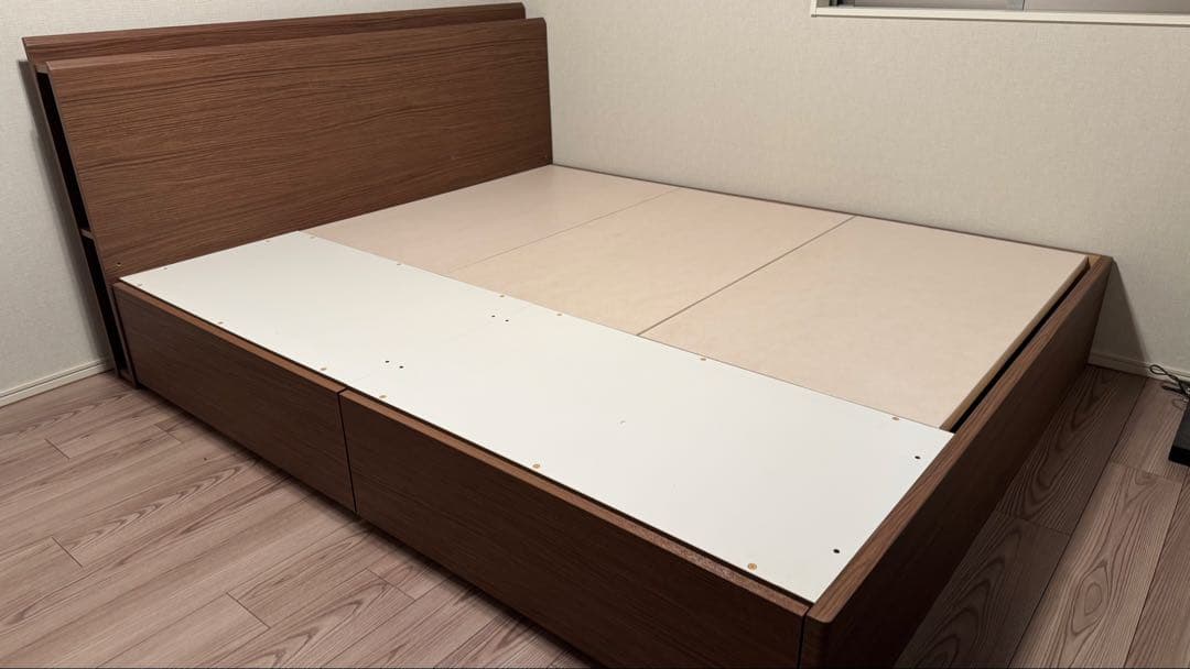 【美品】【引き取り、値下げ不可】ニトリクイーンベッドフレーム(カイト3 深型)