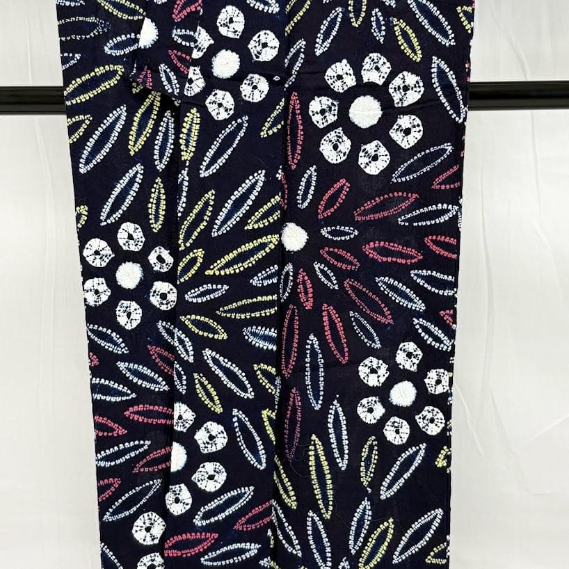 ゆりのはな　未使用品　絞り浴衣　有松鳴海絞り　総絞り　浴衣　紺色系　綿　I402