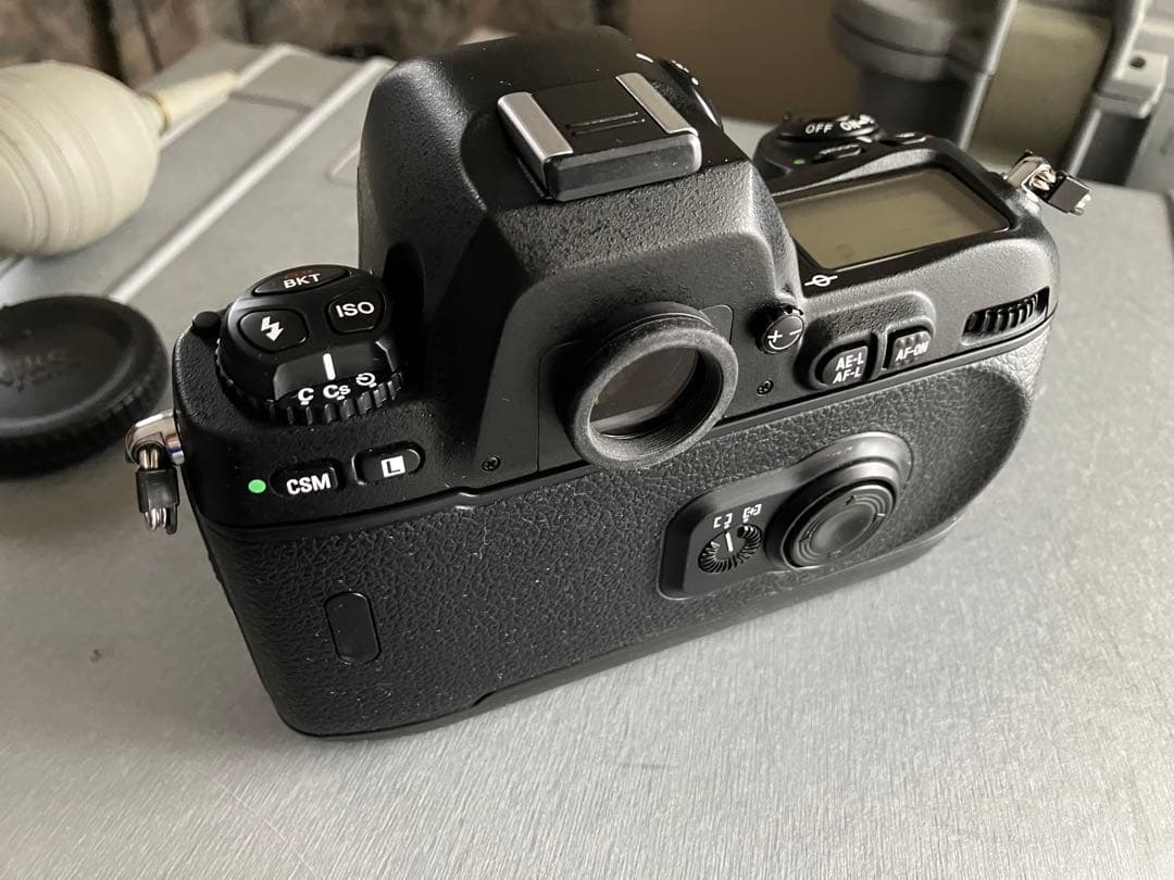 ニコンF100 AFフィルムカメラ実用品(難あり)