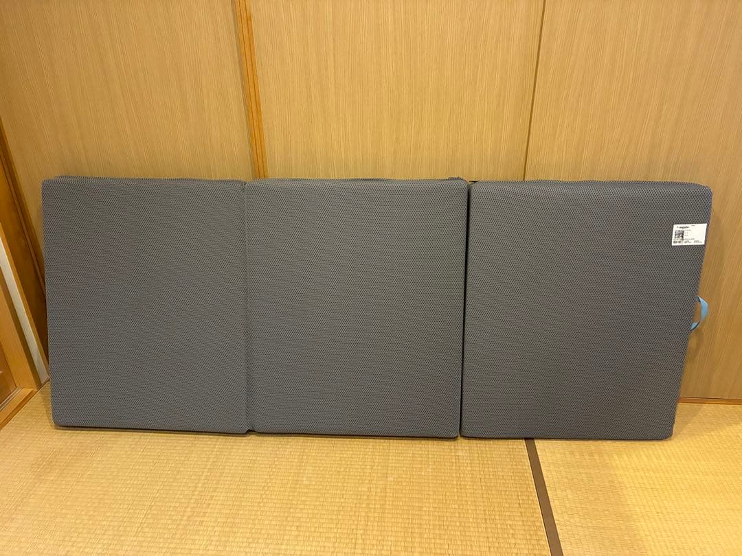 ヒロさま専用　　　Magniflex グレー 三つ折りシングルマットレス