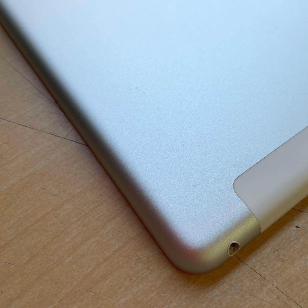 iPad 第6世代 A1954　Cellular シルバー　32GB 超美品