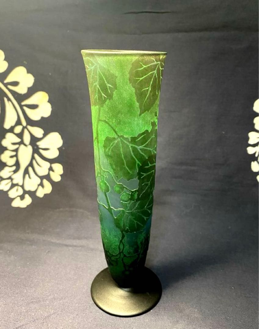 北一硝子　アンティーク調　ガレ風花瓶　一輪挿し　葡萄　アールヌーボー　レア