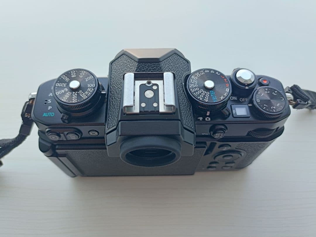 山*田様 Nikon Zfc 28mm f/2.8 キット(訳あり)＋グリップ、