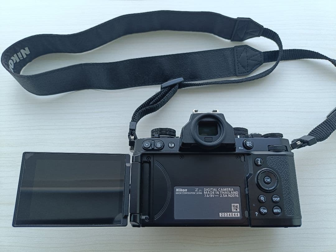 山*田様 Nikon Zfc 28mm f/2.8 キット(訳あり)＋グリップ、