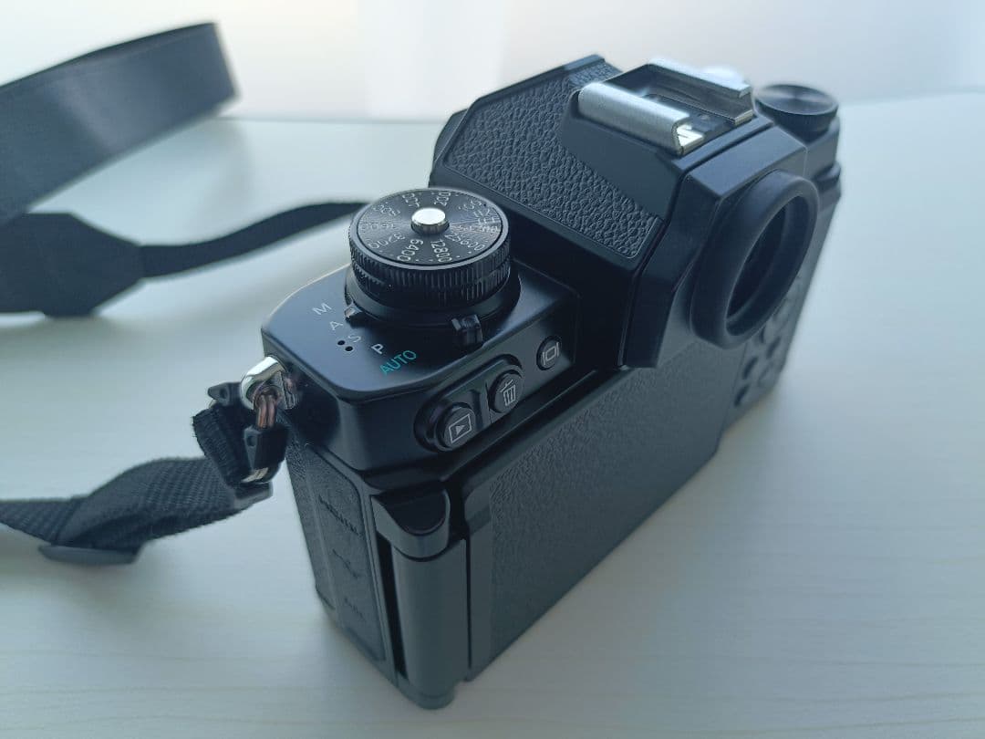 山*田様 Nikon Zfc 28mm f/2.8 キット(訳あり)＋グリップ、