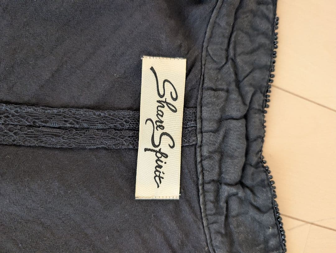 トップス sharespirit