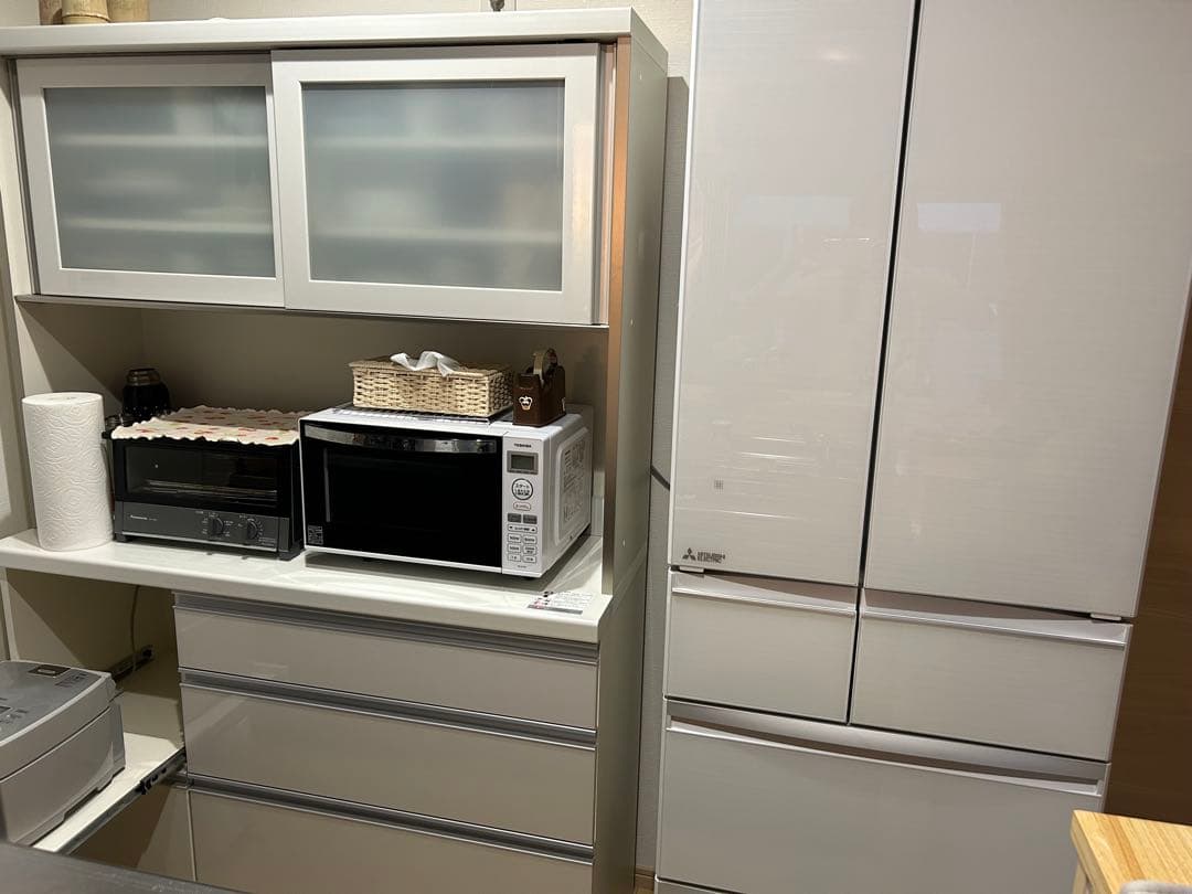 パモウナキッチンボード　食器棚