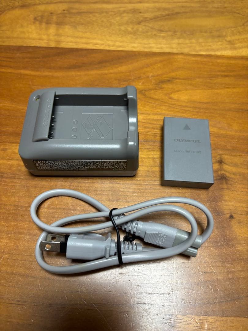 OLYMPUS OM-D E-M10 MarkIII ダブルズームキット オマケ