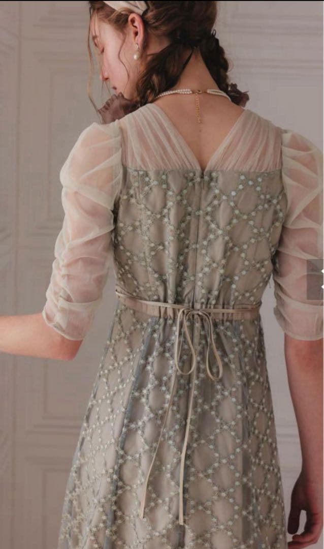 カ★新品タグ付き★ドリードール　フラワーエアリーレースドレス結婚式同窓会お呼ばれ