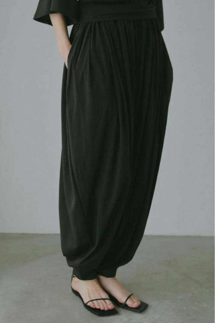 未着用　etre tokyo ウエストギャザーバルーンカットパンツ