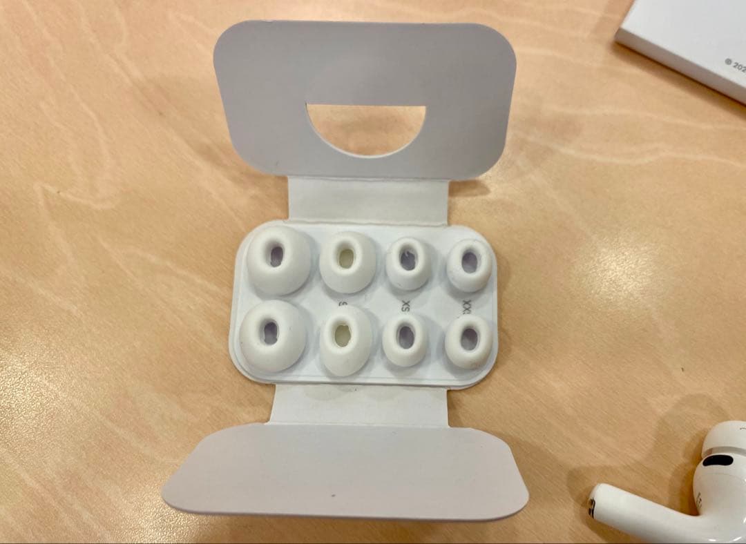 【超美品】AirPods Pro3 保護カバー付