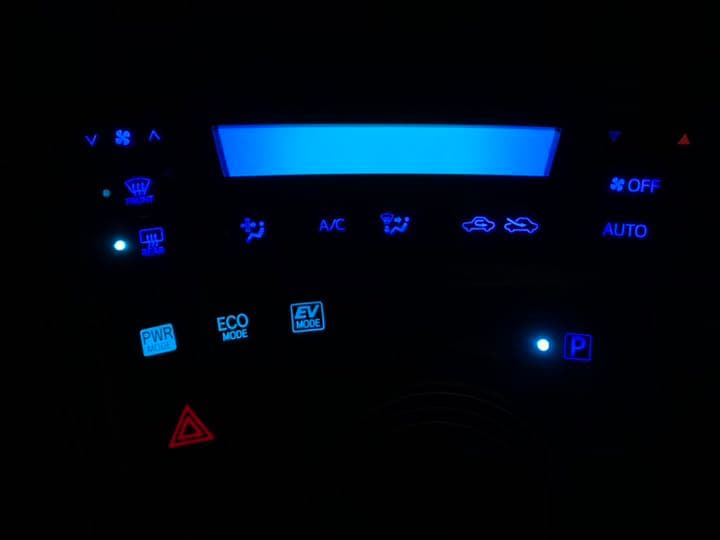 【送料無料】30プリウス　後期　エアコンパネル　シフトパネル　LED打ち替え済み