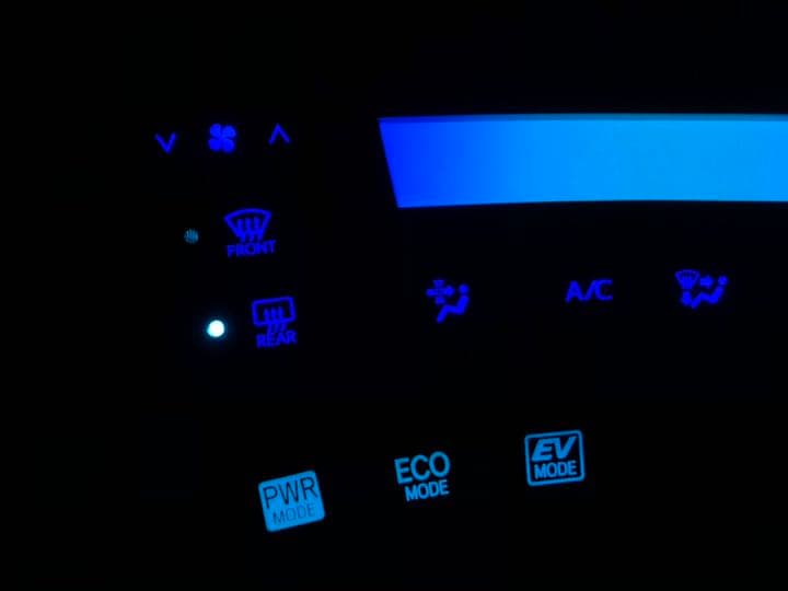 【送料無料】30プリウス　後期　エアコンパネル　シフトパネル　LED打ち替え済み