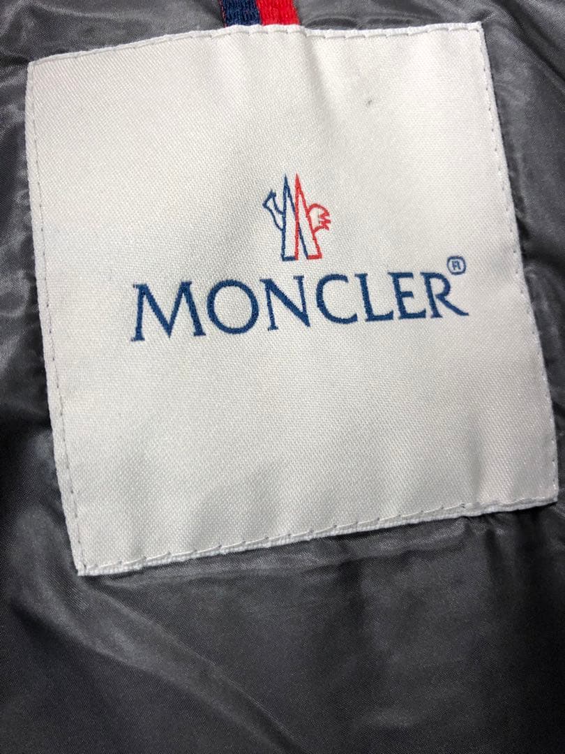 MONCLER フード付　ブラック　メンズ　ダウンベスト　XL 3 モンクレール