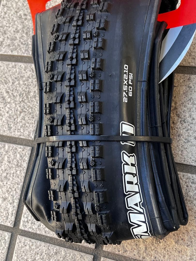 MAXXIS CROSSMARK ll 2.75*2.1チューブ付きセット