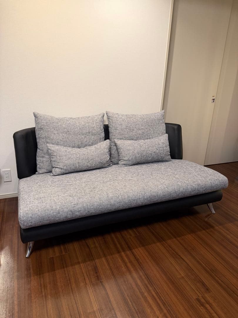 Armonia Bella curva ソファ ラージ EPUブラック×グレー