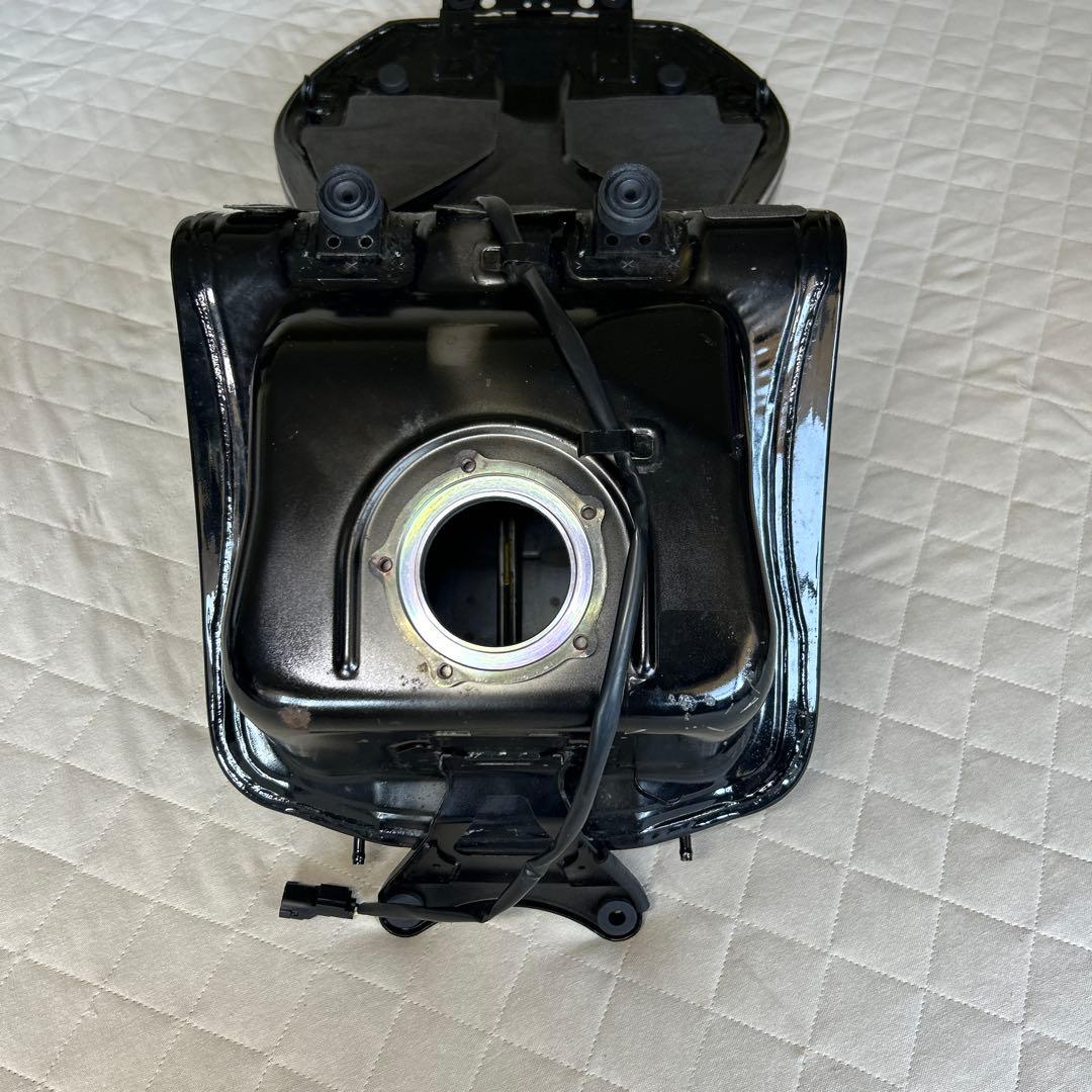 M*A様 ZZR1400 '06〜11年式 純正タンク（ブラック）