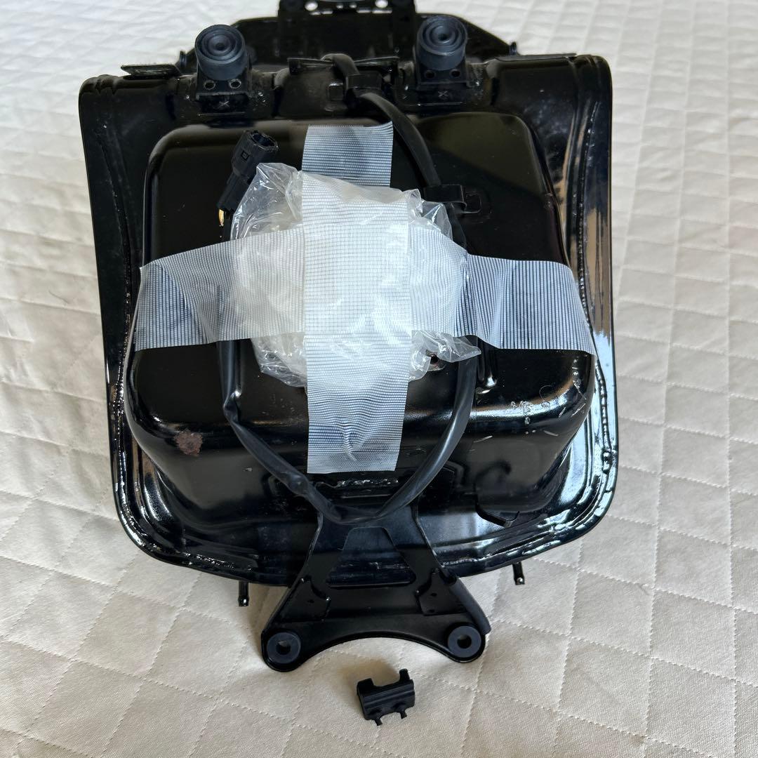 M*A様 ZZR1400 '06〜11年式 純正タンク（ブラック）