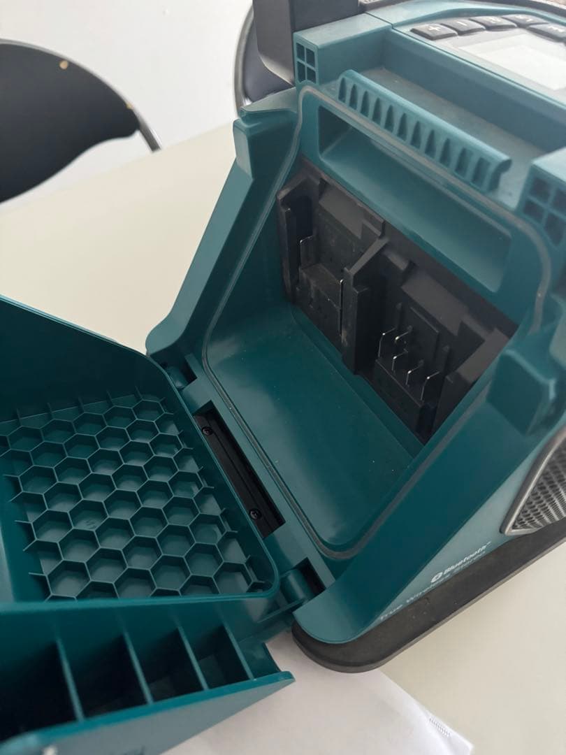 Makita MR014G Bluetooth スピーカー