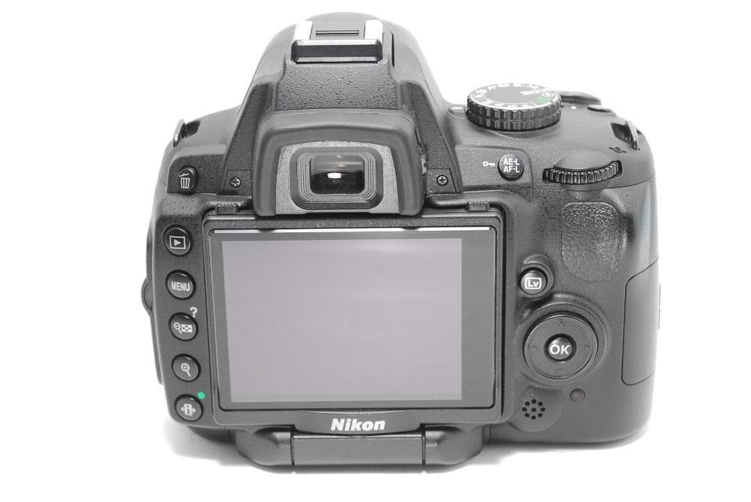 【安心のレンズフード付き】Nikon D5000　スマホ転送　動画・自撮りOK