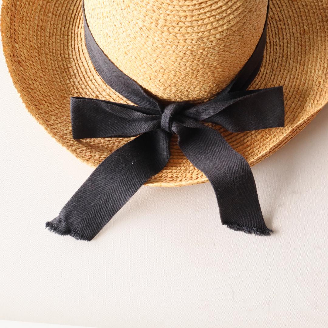 美品ヘレンカミンスキー　ニューポート　ラフィアハット　麦わら帽子　段ボールで発送