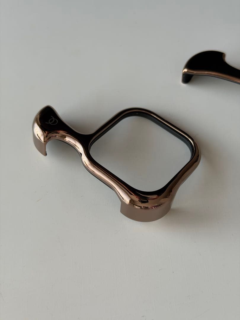 iPhone16Pro用 バンパーケース Arc Pulse ローズフロンズ