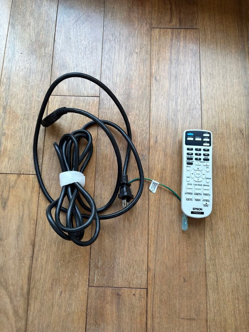 EPSON プロジェクター　EH-TW5650