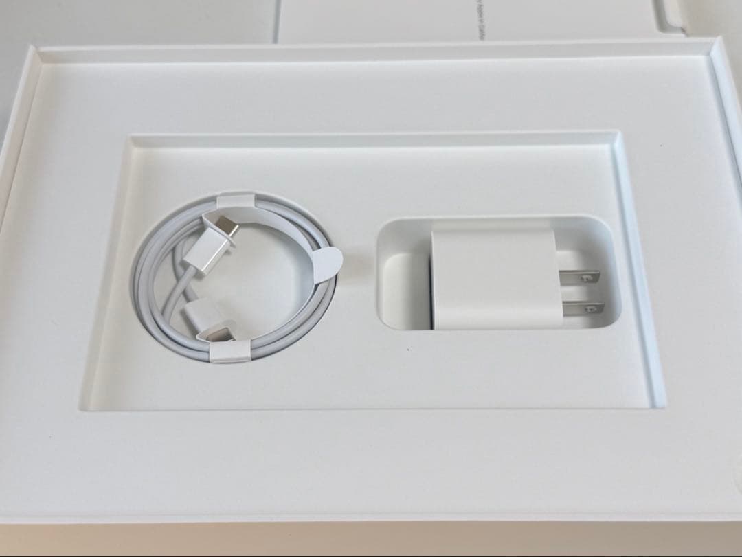 チ*e様 iPad Air 第5世代 64GB（ブルー・Wi-Fiモデル）