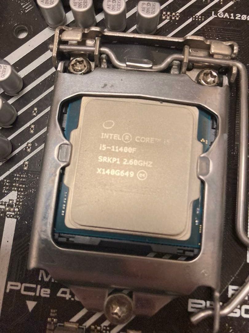 Intel i5-11400F ASUS B560 マザーボード　CPUファン
