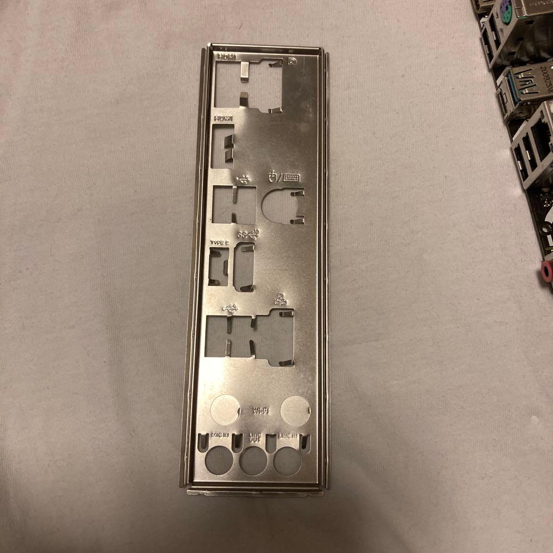 Intel i5-11400F ASUS B560 マザーボード　CPUファン