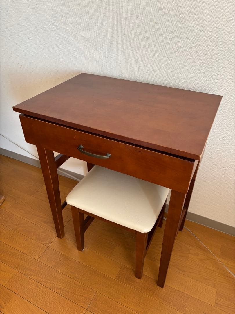 【今週末迄！(3/29)】アンティーク風ドレッサー　(椅子付き)