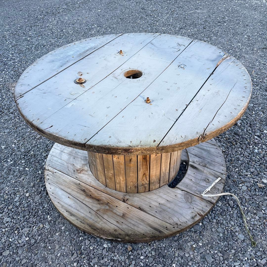 ケーブルドラム　木製テーブル　ヴィンテージテーブル　うしろ